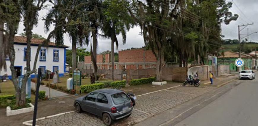 Motorista é alvo de tiros em Areias