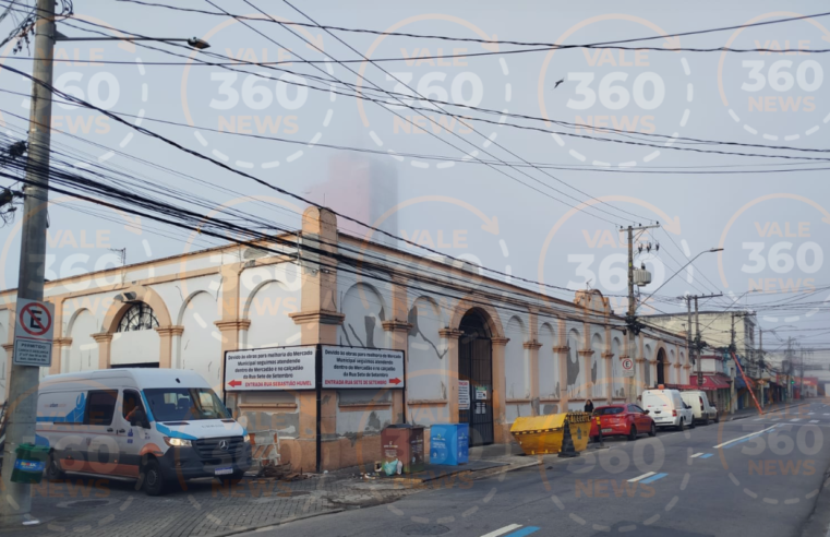 Incêndio destrói contêineres no calçadão do Mercado Municipal