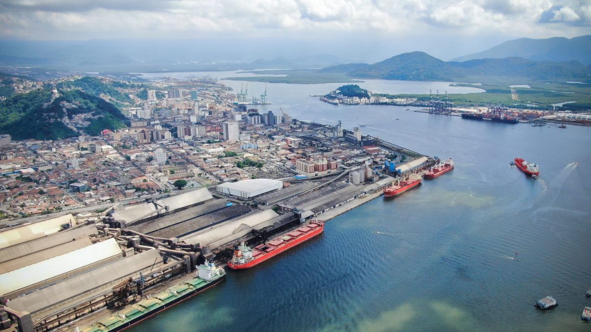 Porto de Santos abre licitação para serviços elétricos