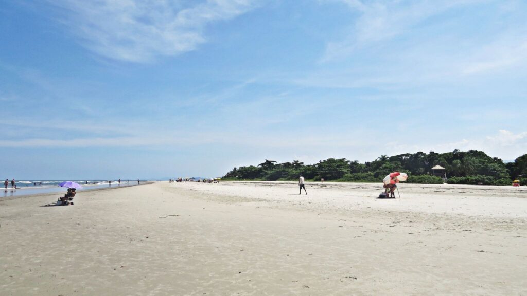 Praia de Guaratuba é um segredo em Bertioga, SP