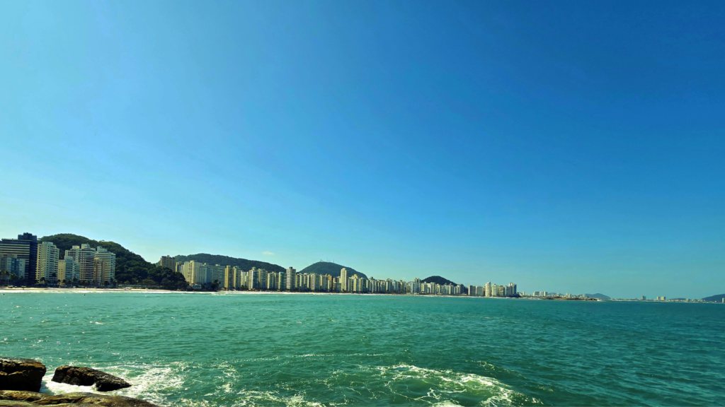 Praias de Guarujá são impróprias para banho no fim de semana