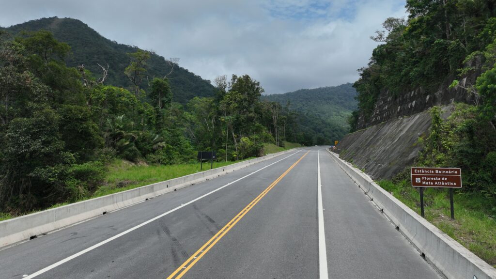 Rodovia do litoral norte de SP sofre interdições por 20 minutos