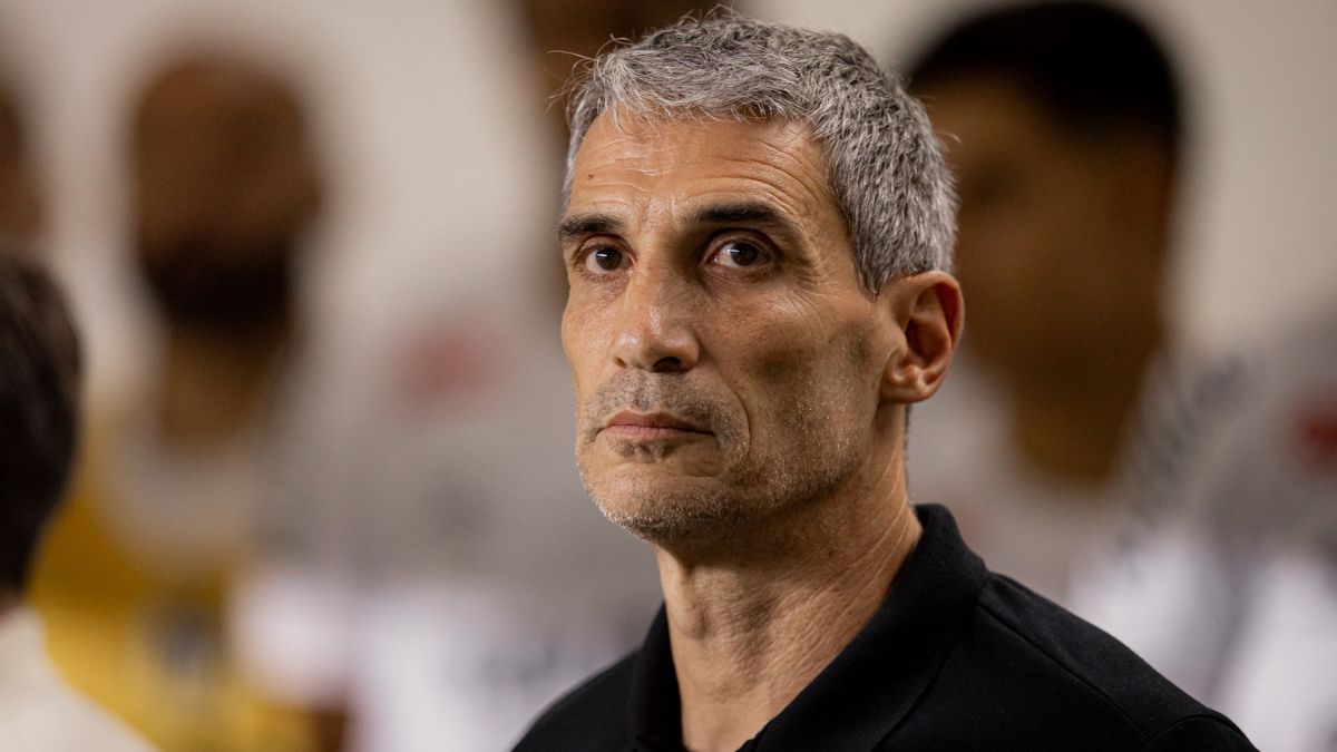 Santos demite Vojvoda após derrota para o Internacional