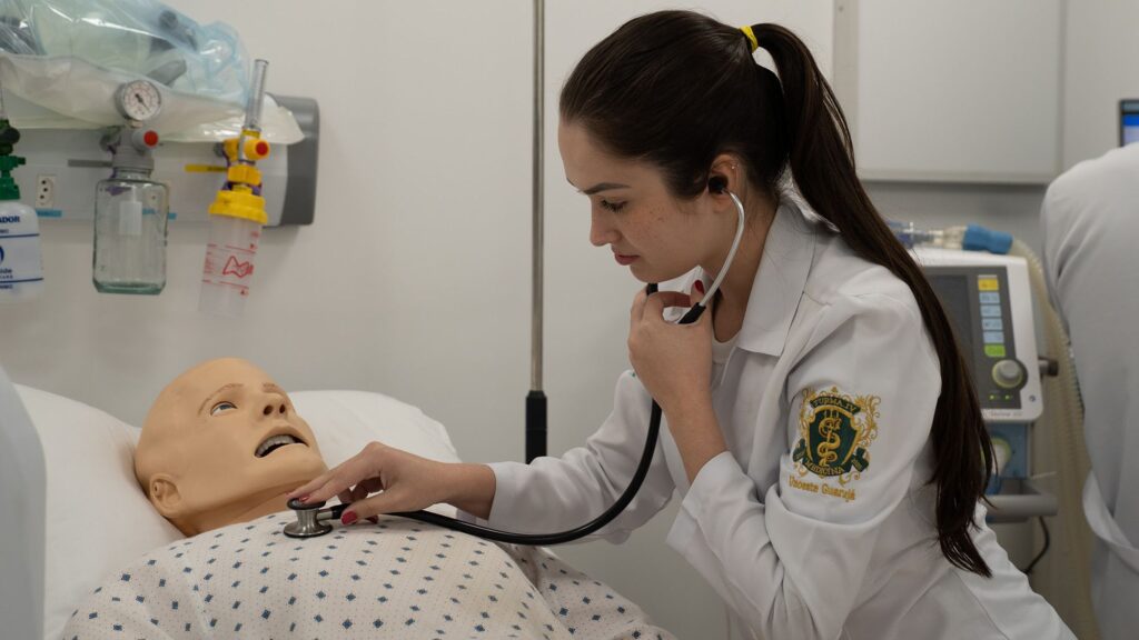 Concurso Unoeste Guarujá oferece 290 bolsas de estudo