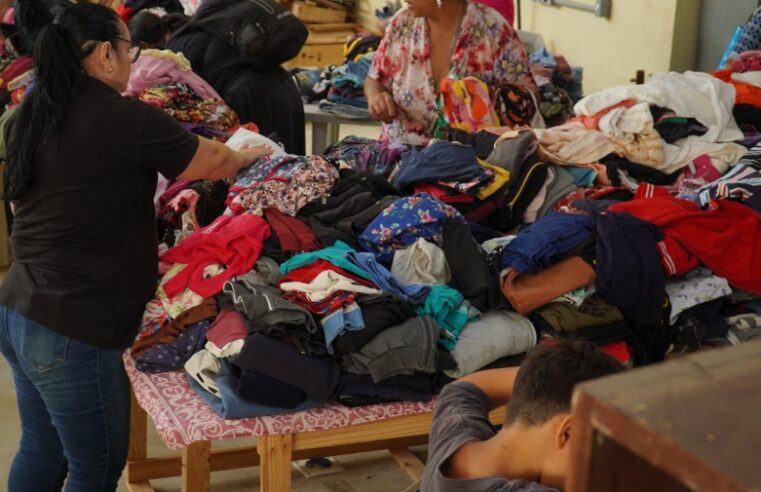 Varal Solidário entrega roupas e itens de primeira necessidade