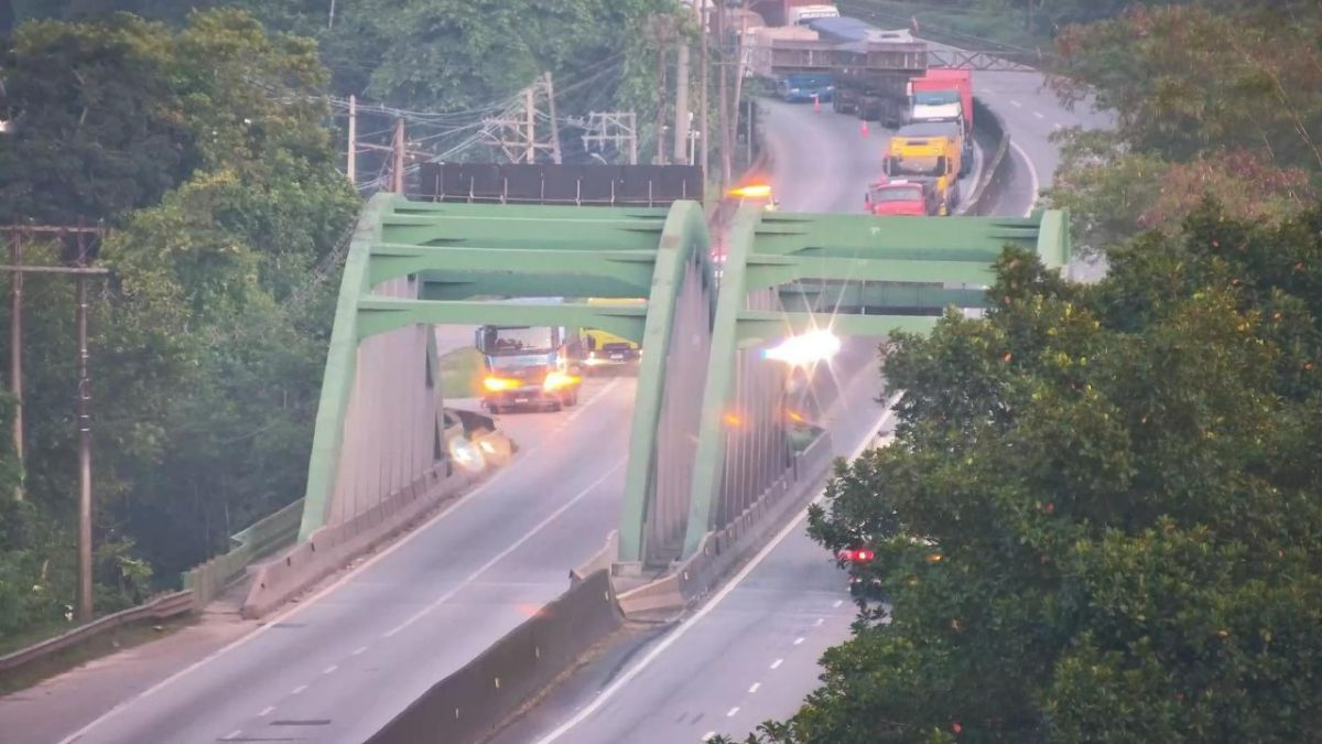Tráfego pesado na Imigrantes e Anchieta no litoral paulista