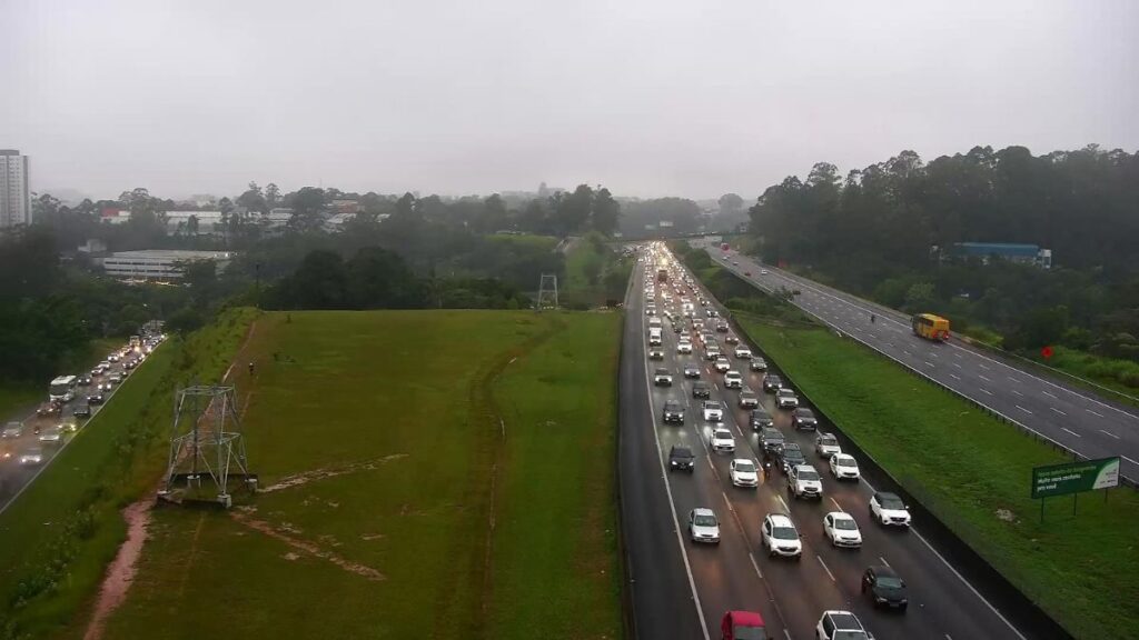 Rodovias do litoral paulista funcionam bem na manhã desta segunda