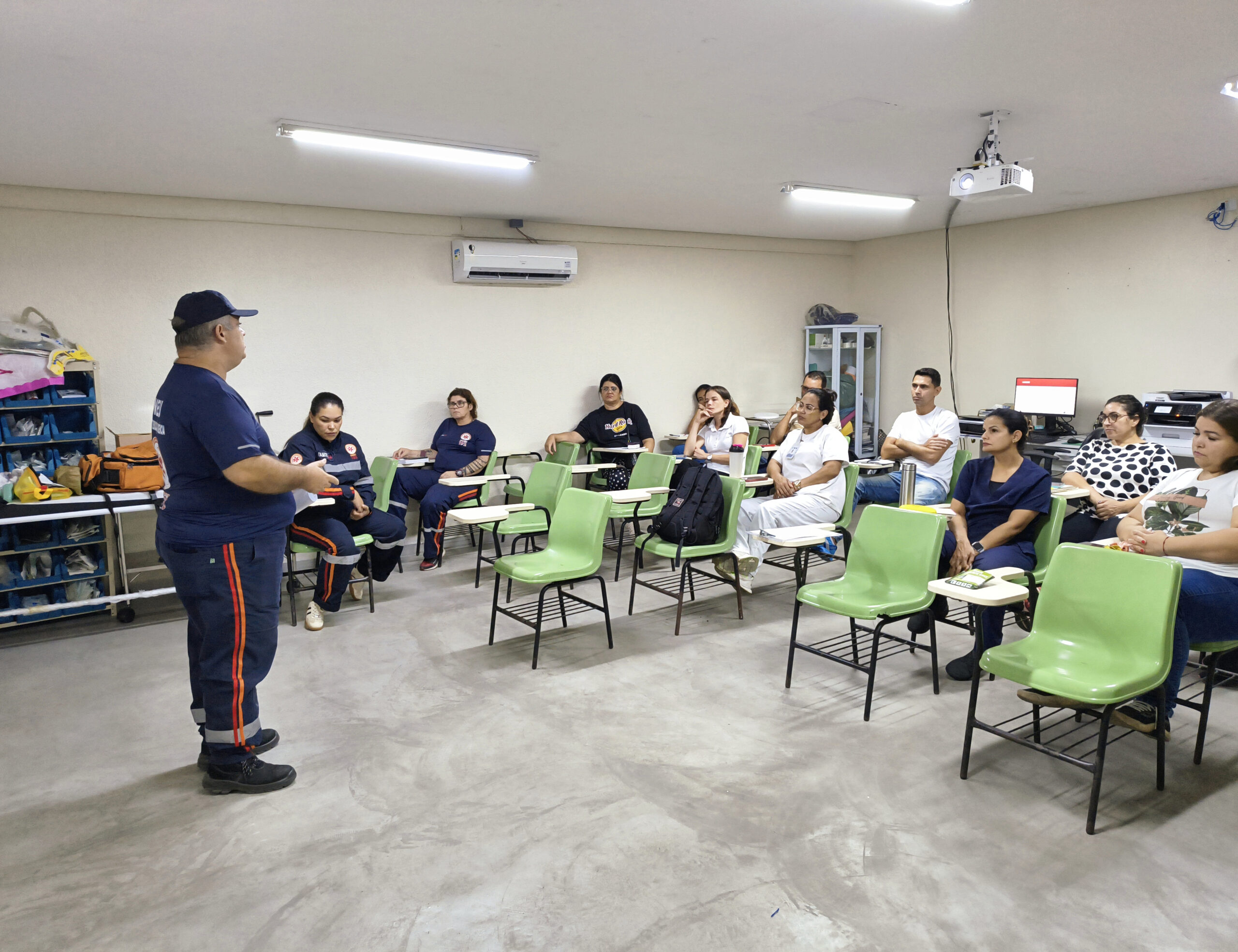 Prefeitura capacita profissionais para atendimento a pacientes graves