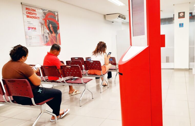 Bradesco de litoral paulista descumpre lei e preocupa idosos