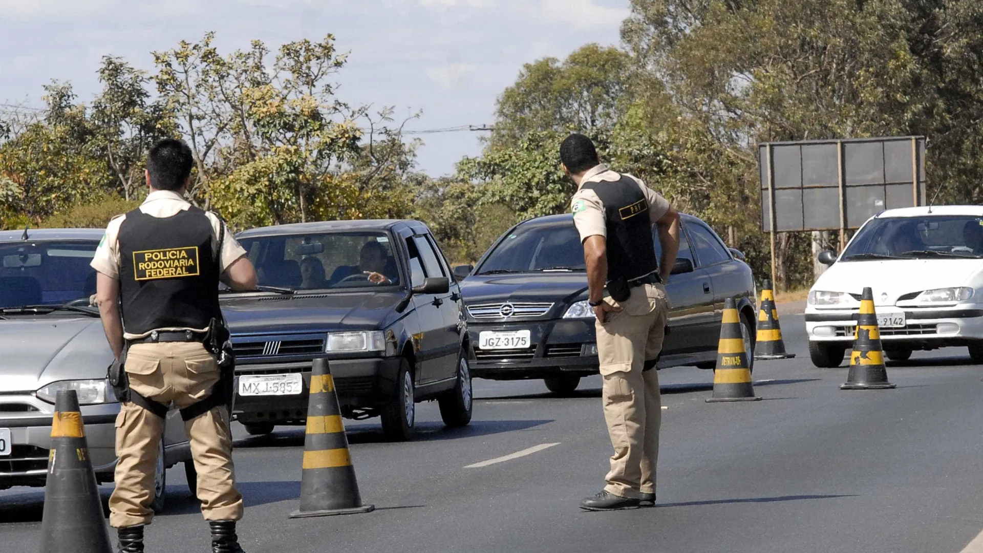 Feriado de Páscoa causa fluxo intenso nas rodovias de SP