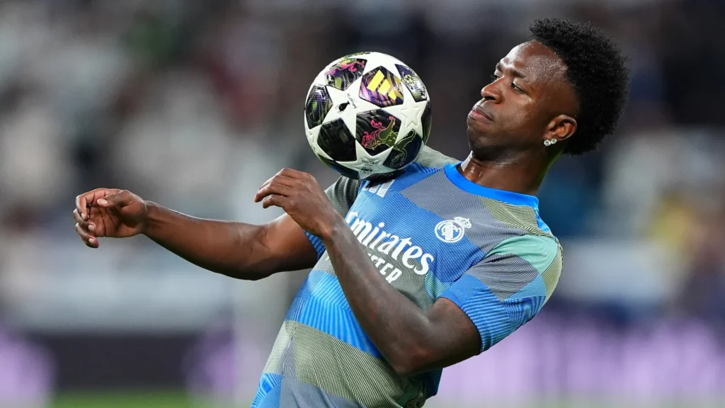 Ex-jogador do Real Madrid dispara contra Vini Jr: “É horrível irrita”