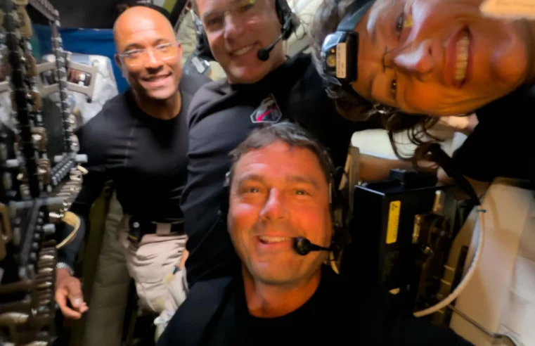 Astronautas da Artemis II ganham até 150 mil dólares por ano