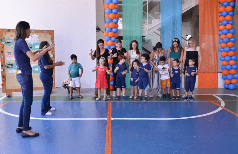 Instituto Paideia celebra Dia das Mães com oficinas de arte e apresentações