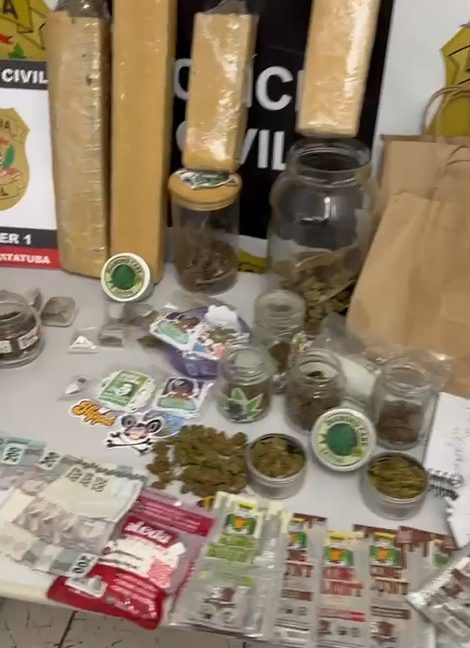 Dupla é presa por venda de drogas no Litoral Norte