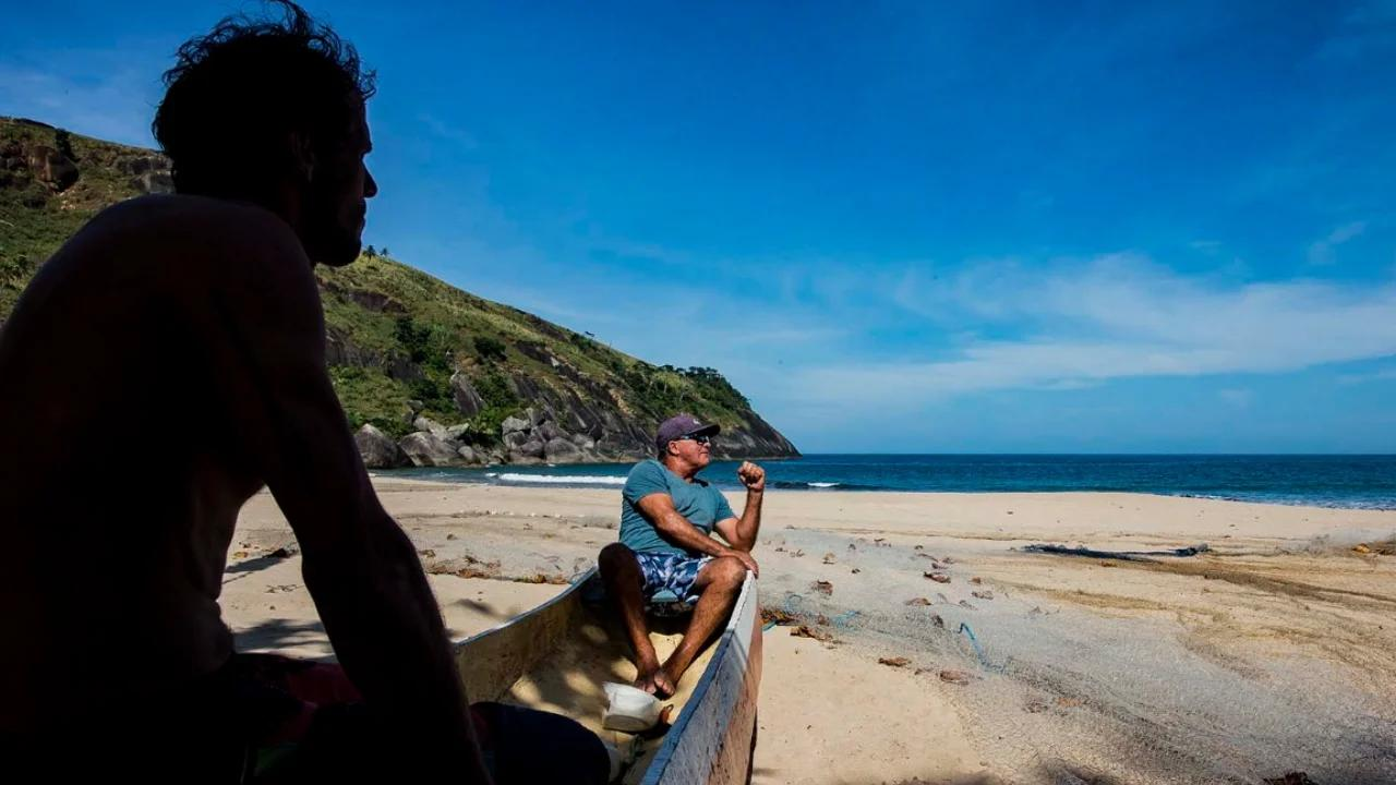 Bonete precisa de apoio pra manter a luz acesa
