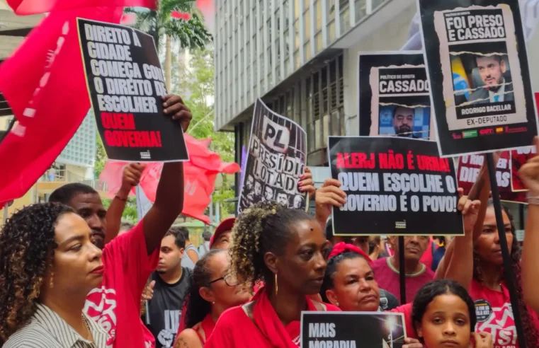 Populares fazem ato em defesa do voto direto no Rio