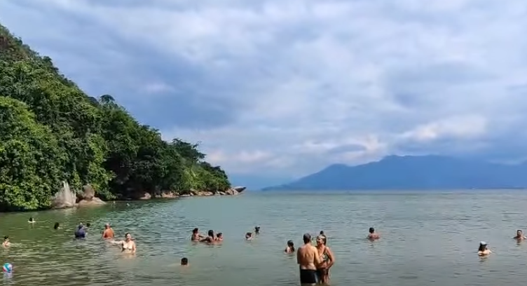 Sabesp e Prefeitura resolvem poluição na Prainha