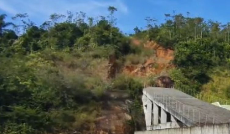 Obra do bondinho fica parada há três anos