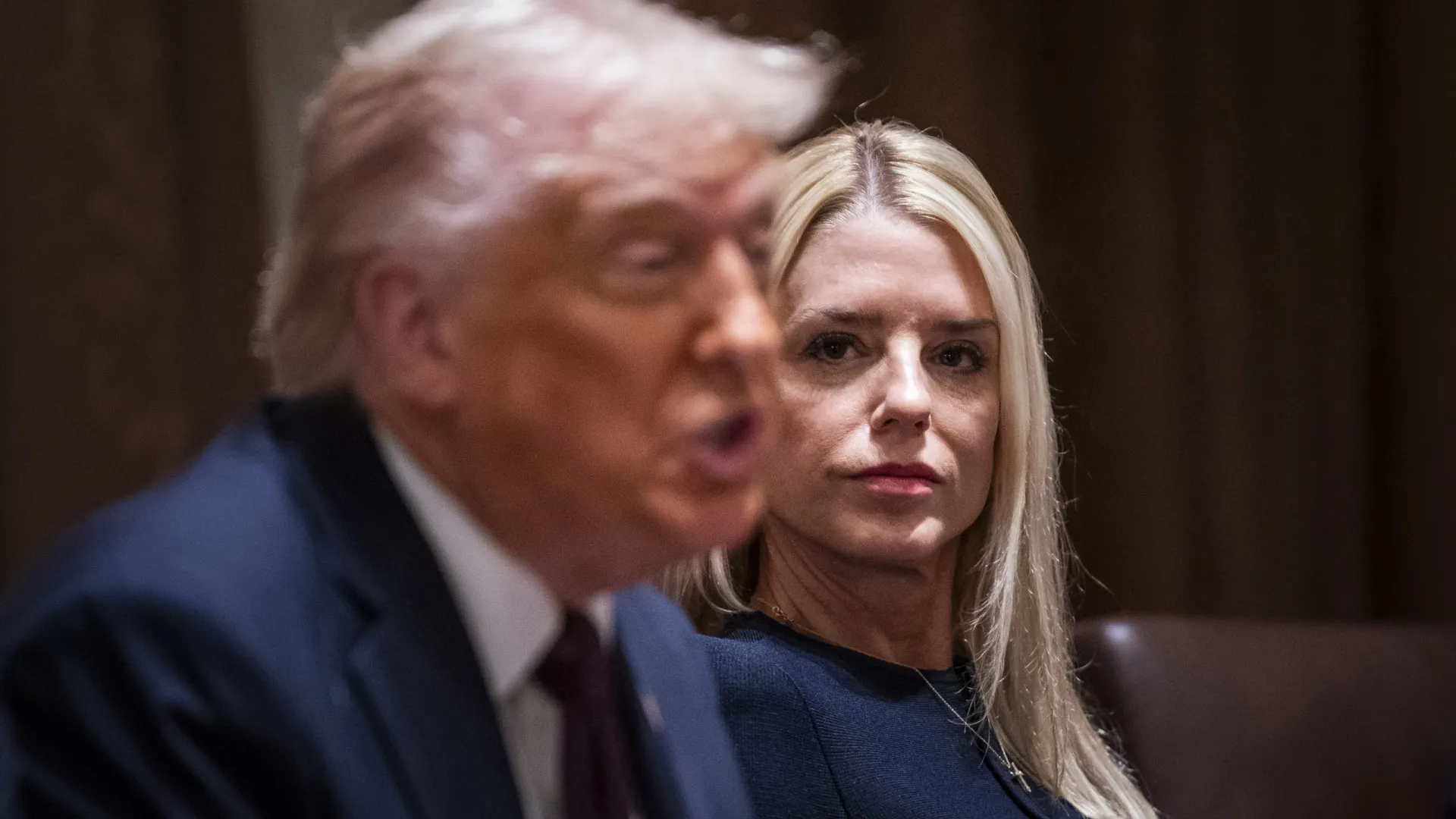 Trump demite procuradora-geral dos EUA, Pam Bondi