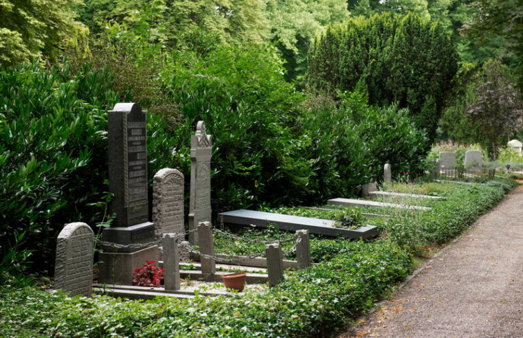 Morte de Jean-Marie Le Pen causa polêmica na França