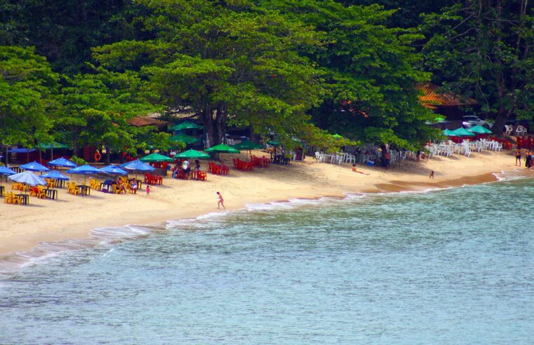 Ubatuba esconde maravilha natural em praia escondida