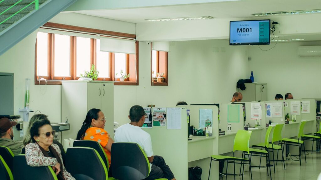 Ilhabela lança 118 vagas de emprego com salários atraentes