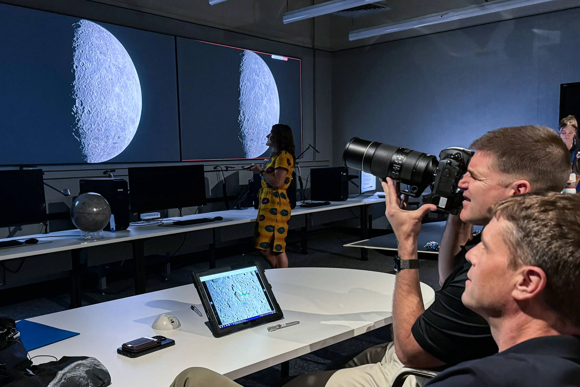 Artemis 2 chega com fotos incríveis da Lua e da Terra