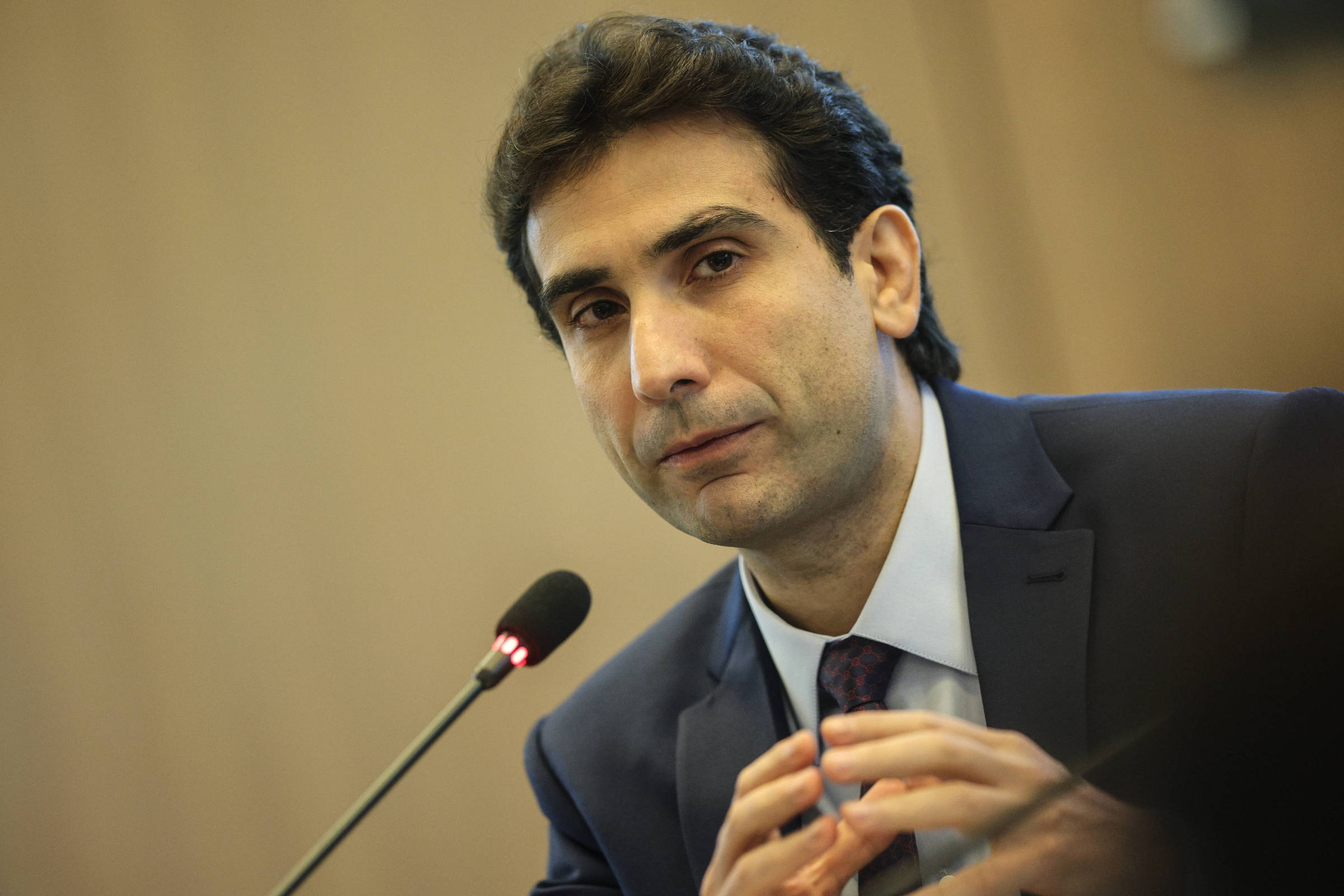 Governo prepara linha de crédito para médias empresas endividadas