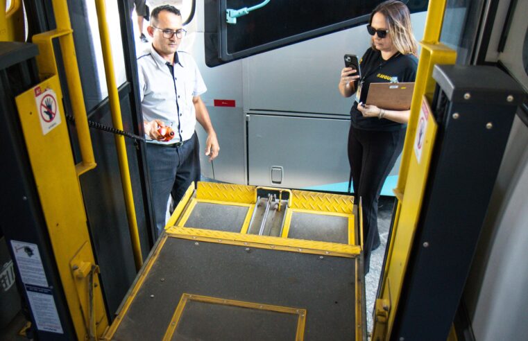São Sebastião mantém ônibus com elevadores de acessibilidade em ordem