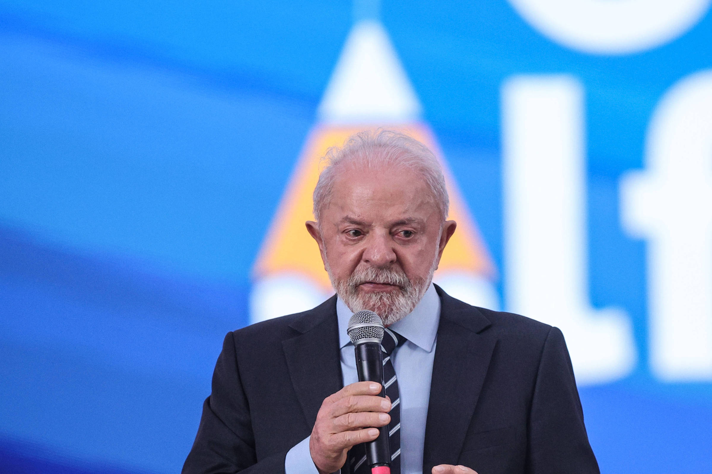 Lula quer fechar plataformas de bets no Brasil