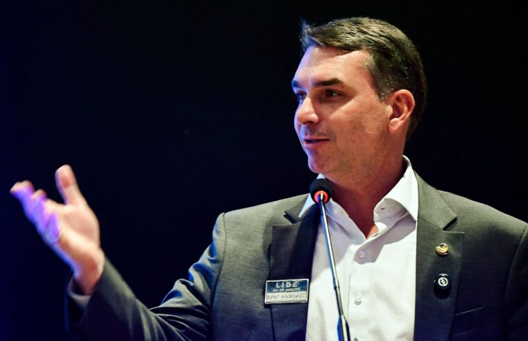 Flávio Bolsonaro quer mudar jogo para eleição ao TCU