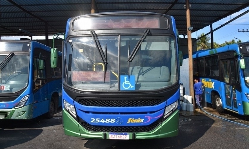 Ônibus em Ilhabela pode parar por dívida de R$ 1,2 milhão
