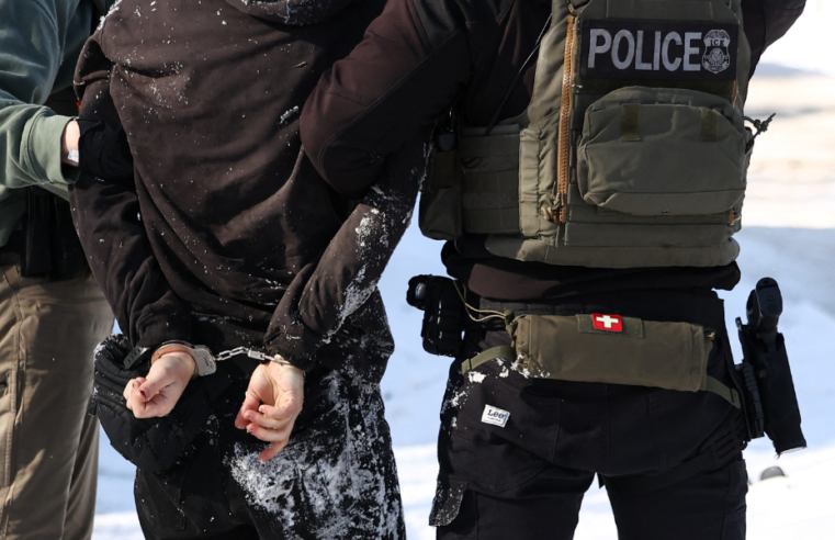 EUA prendem 19 mil pessoas em operação policial massiva!