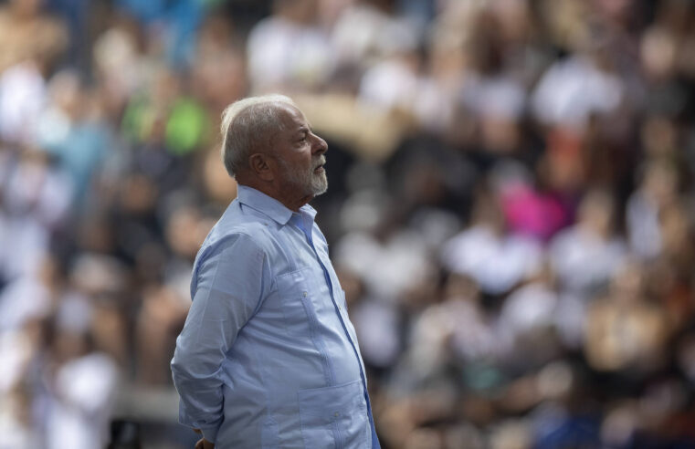 Lula não confirma candidatura à Presidência