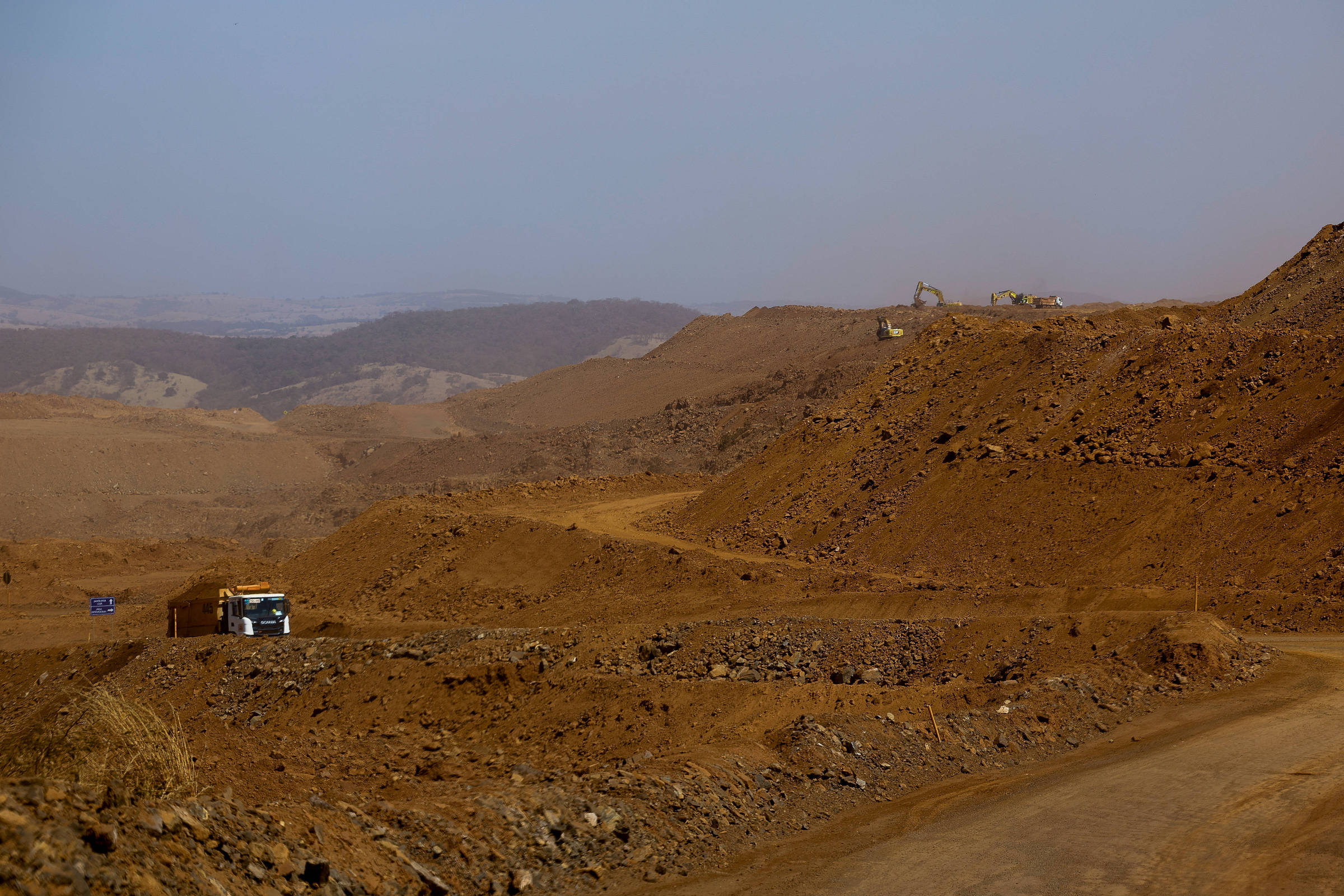 Candidato de extrema direita ameaça soberania do Brasil