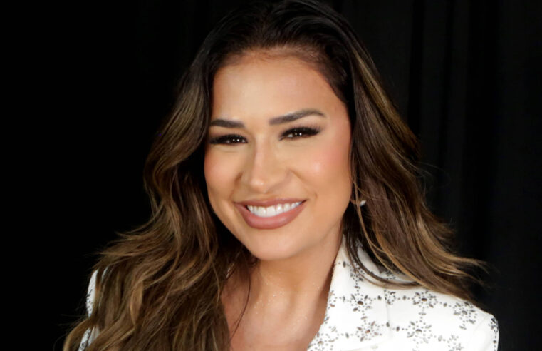 Simone Mendes grava música exclusiva para Casa do Patrão