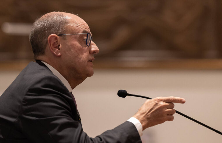 STF discute manter governador interino do RJ até outubro