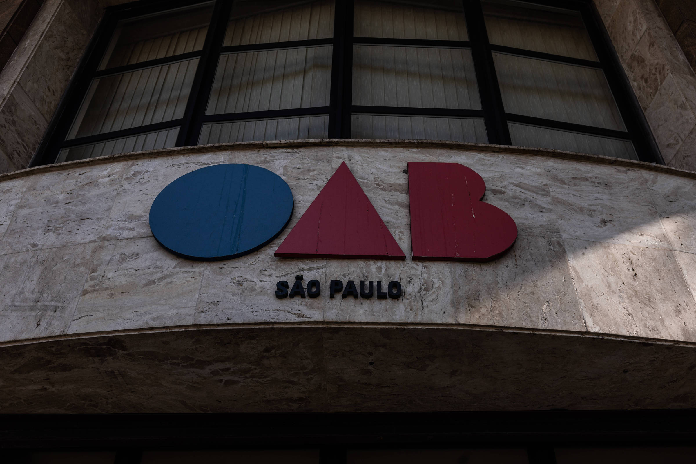 Maior parte da população se sente sobrecarregada todos os dias