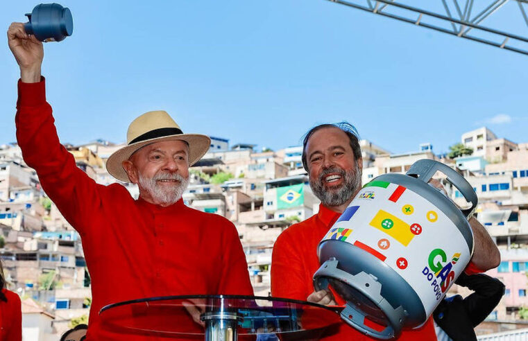 Petrobras demite diretor após críticas de Lula