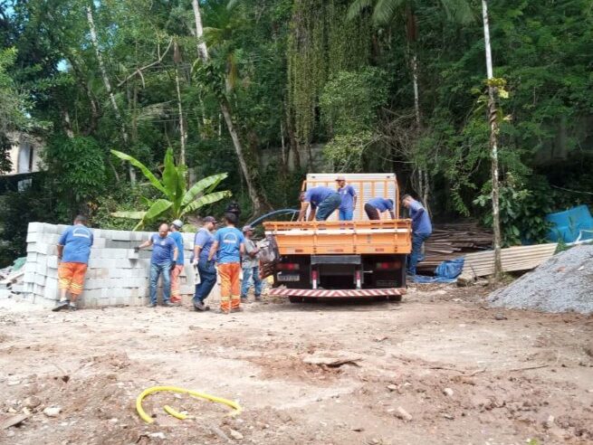 Prefeitura embarga construções irregulares no Piavú