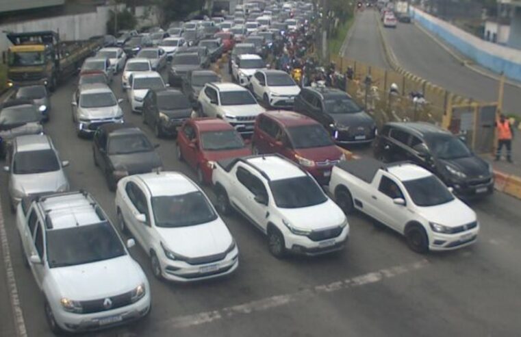 Travessias do litoral de SP são interrompidas na manhã desta quinta