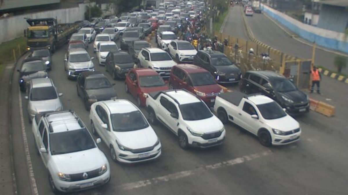 Travessias do litoral de SP são interrompidas na manhã desta quinta