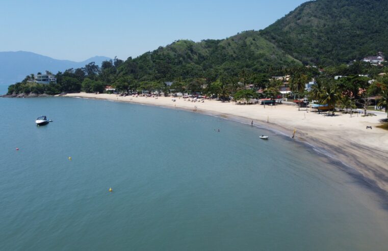 Praia das Cigarras é a melhor escolha para famílias que procuram aventura no mar calmo