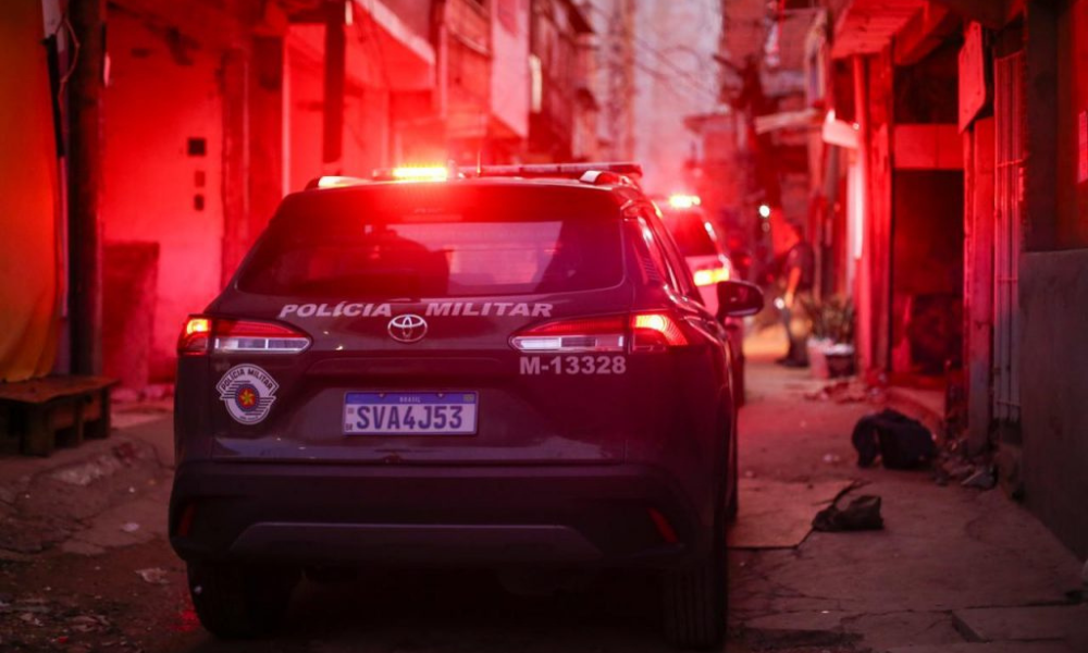 Suspeito de matar assassino da mãe é caçado pela polícia