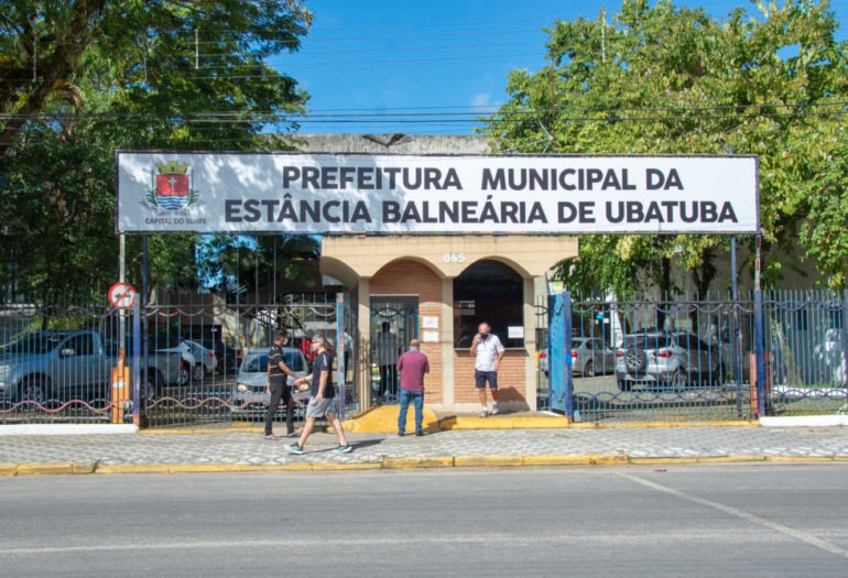 Ubatuba oferece bolsas de até R$ 2 mil para estudantes em estágio