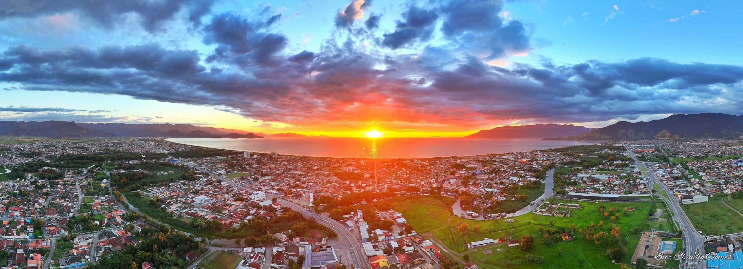 Caraguatatuba Completa 169 Anos com Festa em Grande Escala