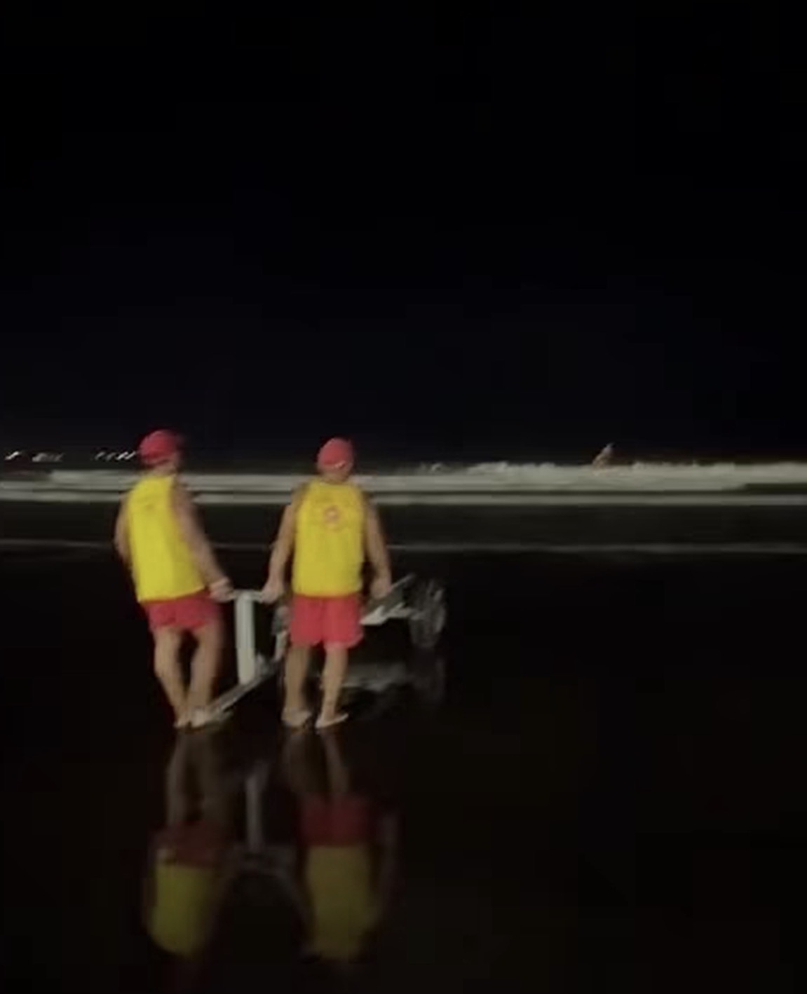 Turista é levado por correnteza em Ubatuba e resgatado após desesperadora busca