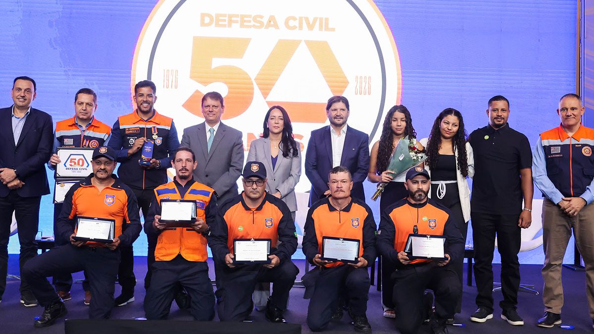 Defesa Civil de São Sebastião é homenageada pelo Estado por bravura em tempos de catástrofe