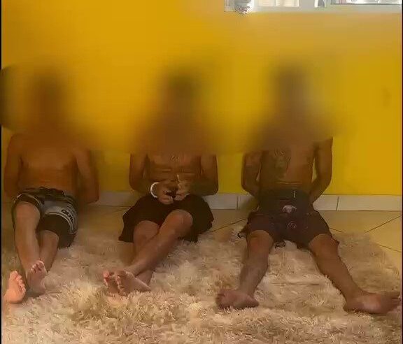 Preso trio acusado de tentar executar homem no tribunal do crime em Caraguatatuba