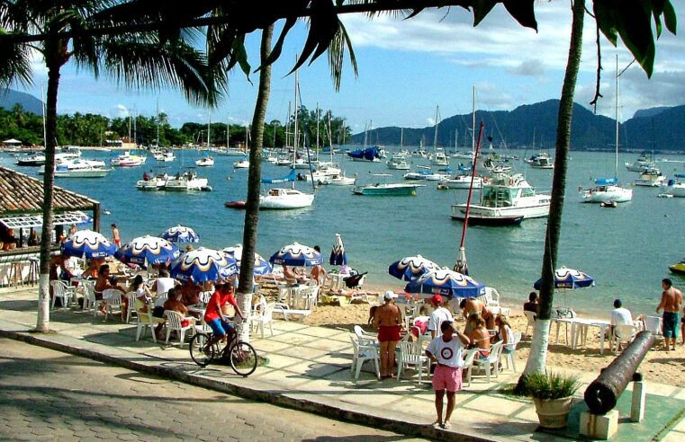 Ilhabela Esconde Praia de Sonho